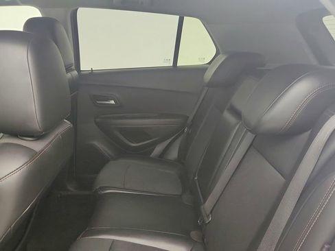 Used 2019 Chevrolet Trax LT w/ LT Convenience Package FWD image 21