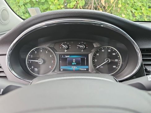 Used 2022 Buick Encore Preferred image 27