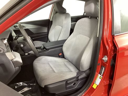 Used 2025 Toyota Camry LE FWD image 27