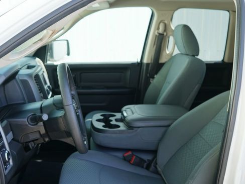 Used 2018 RAM 1500 Express w/ Express Value Package AWD/4WD image 13