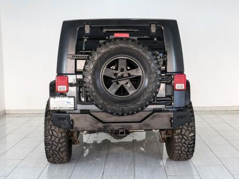 Used 2008 Jeep Wrangler Unlimited Rubicon w/ Dual Top Group AWD/4WD image 7