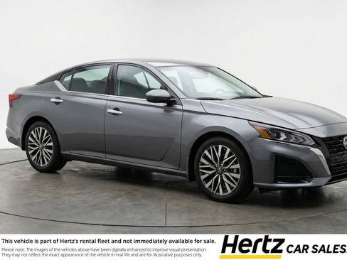 Used 2025 Nissan Altima 2.5 SV image 1