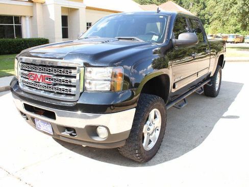 Used 2014 GMC Sierra 2500 SLE w/ SLE Preferred Package AWD/4WD image 8