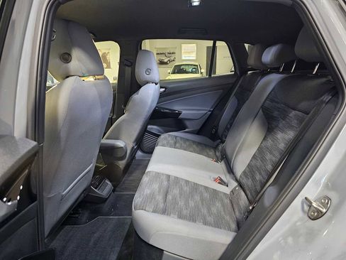 Used 2022 Volkswagen ID.4 Pro image 16