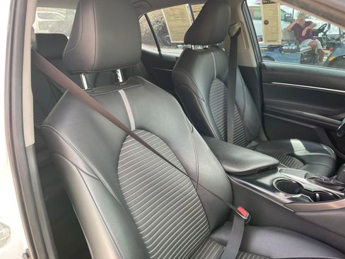 Used 2018 Toyota Camry SE image 26