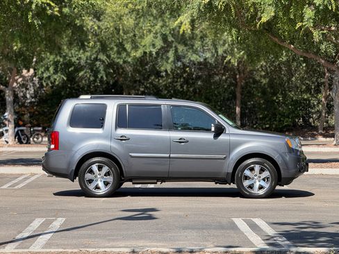 Used 2012 Honda Pilot Touring image 2