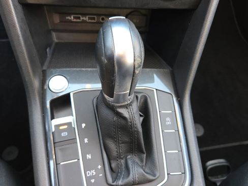 Used 2019 Volkswagen Tiguan S image 26