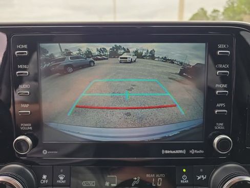 Used 2021 Toyota Highlander XLE image 20