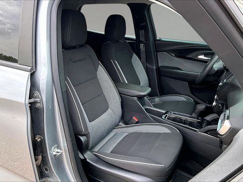 Used 2023 Chevrolet TrailBlazer LT FWD image 28