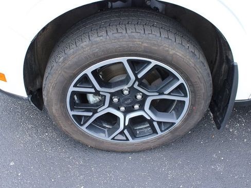 Used 2025 Ford Maverick Lariat w/ 4K Tow Package AWD/4WD image 5