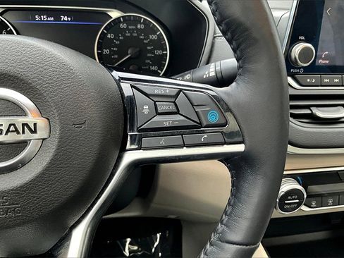 Used 2019 Nissan Altima 2.5 SV image 12