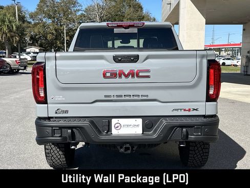 Certified 2024 GMC Sierra 1500 AT4X w/ AT4X AEV Edition image 9