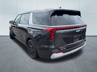 Used 2025 Kia Carnival FWD video 2