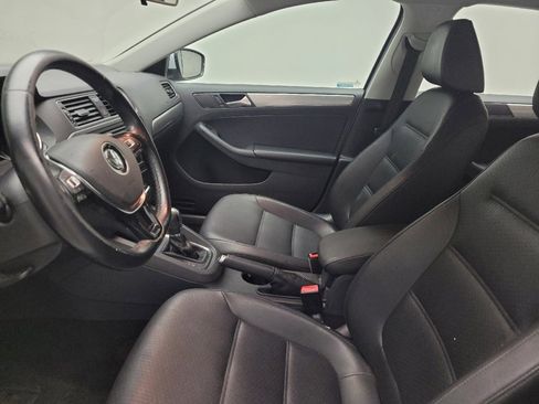 Used 2017 Volkswagen Jetta SE FWD image 17