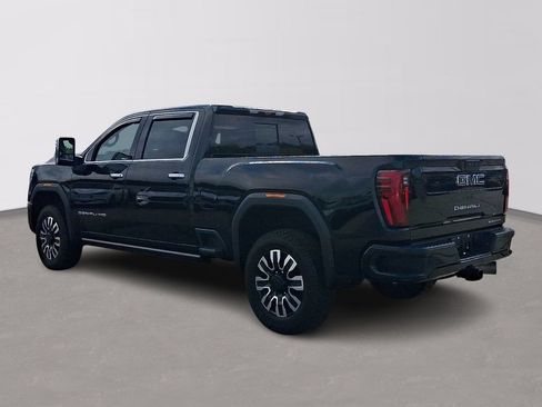Used 2024 GMC Sierra 3500 Denali Ultimate AWD/4WD image 4
