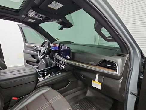 Used 2026 Chevrolet Tahoe High Country AWD/4WD image 42