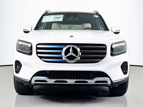 New 2026 Mercedes-Benz GLB 250 image 2