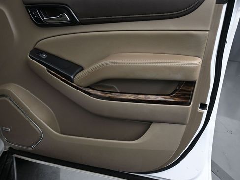 Used 2019 GMC Yukon SLT image 37