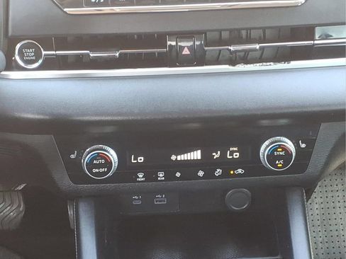 Used 2023 Mitsubishi Outlander SE FWD image 18
