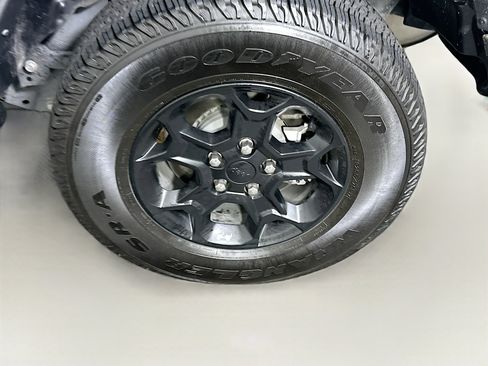 Used 2023 Jeep Wrangler Unlimited AWD/4WD image 11