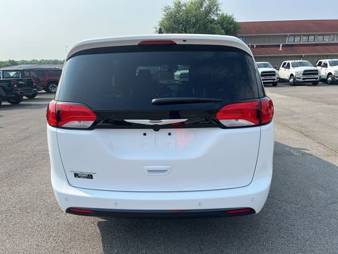 New 2025 Chrysler Voyager LX image 6