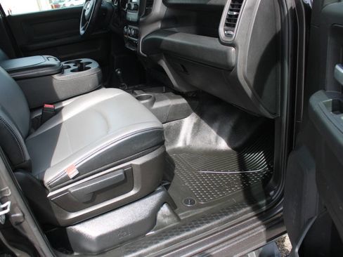 Used 2019 RAM 3500 Tradesman w/ Chrome Appearance Group image 47