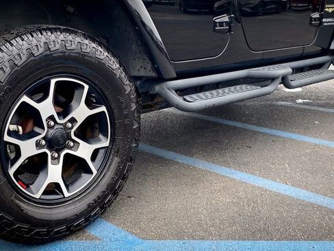 Used 2013 Jeep Wrangler Unlimited Sahara w/ Dual Top Group AWD/4WD image 9