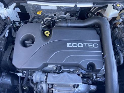 Used 2022 Chevrolet Equinox LS w/ LS Convenience Package image 29