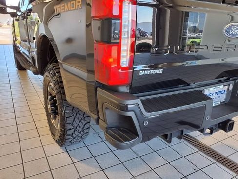 Used 2023 Ford F250 Lariat w/ Tremor Off-Road Package AWD/4WD image 25