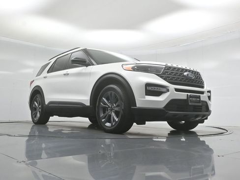 Used 2023 Ford Explorer XLT w/ Equipment Group 202A RWD image 45