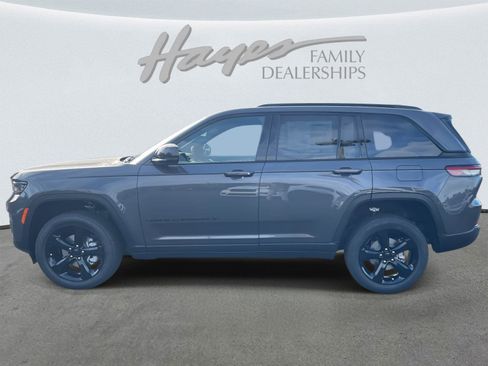 New 2025 Jeep Grand Cherokee Limited image 22