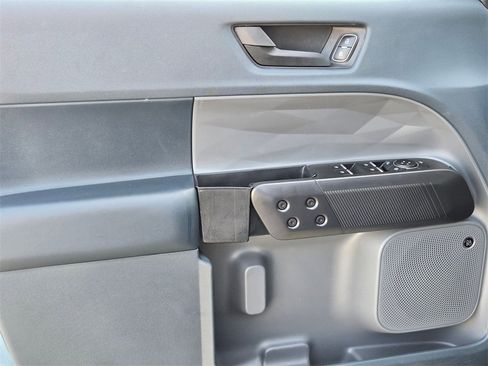 Used 2023 Ford Maverick Lariat w/ Lariat Luxury Package image 11