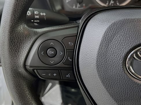 Used 2022 Toyota Corolla LE image 19