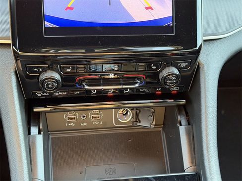 New 2025 Jeep Grand Cherokee L Altitude image 17