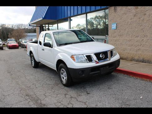 Used 2015 Nissan Frontier S image 1