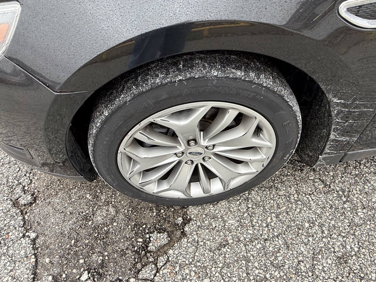 Used 2015 Ford Taurus Limited FWD image 9