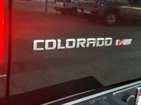 Used 2020 Chevrolet Colorado Z71 image 32