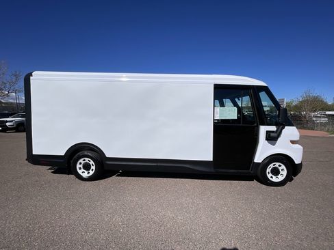 Used 2024 Chevrolet Brightdrop 600 w/ Battery Pack, Max Range AWD/4WD image 9