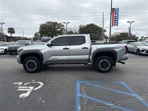 Used 2024 Toyota Tacoma TRD Off-Road w/ TRD Off Road Premium Package image 8