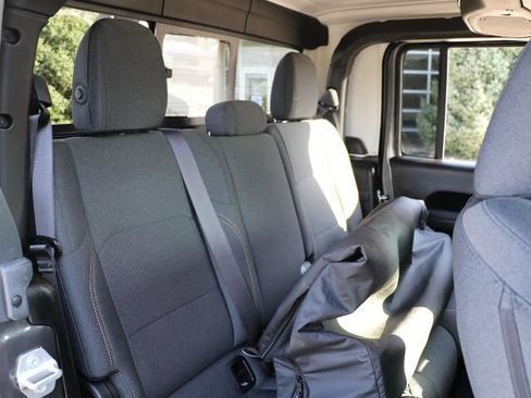 Used 2025 Jeep Gladiator Sport AWD/4WD image 14