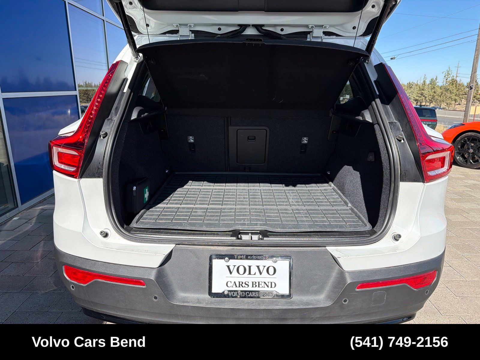 Used 2026 Volvo XC40 B5 Plus AWD/4WD image 8