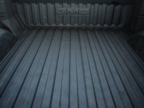 Used 2023 GMC Sierra 1500 SLT image 9