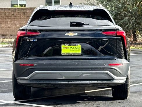 Used 2024 Chevrolet Blazer EV LT AWD/4WD image 12