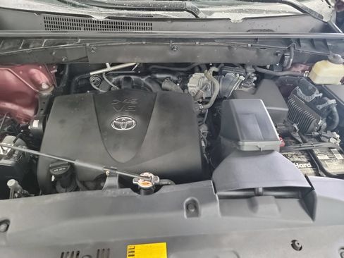 Used 2018 Toyota Highlander XLE w/ Protection Package #3 AWD/4WD image 25