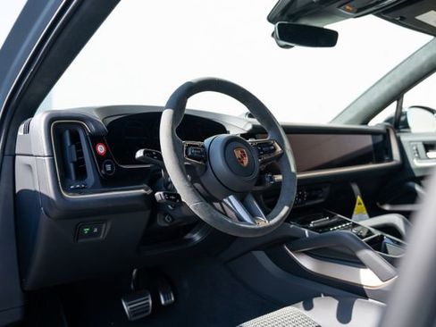 New 2026 Porsche Cayenne GTS AWD/4WD image 4