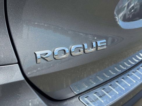 Used 2020 Nissan Rogue S FWD image 10