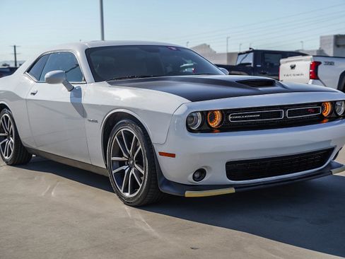 Used 2022 Dodge Challenger R/T w/ Plus Package image 3