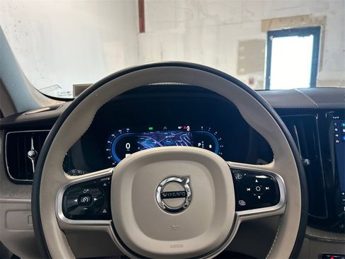 Certified 2023 Volvo XC60 B5 Ultimate w/ Climate Package image 12