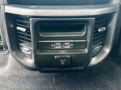 Used 2022 RAM 1500 Laramie AWD/4WD image 27