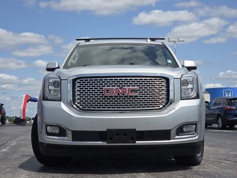 Used 2017 GMC Yukon XL Denali w/ Open Road Package AWD/4WD image 12